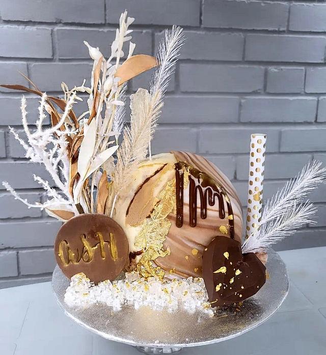 Face forward cake Decorated Cake by Ashlei Samuels CakesDecor