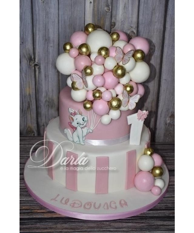 Marie cake - Decorated Cake by Daria Albanese - CakesDecor