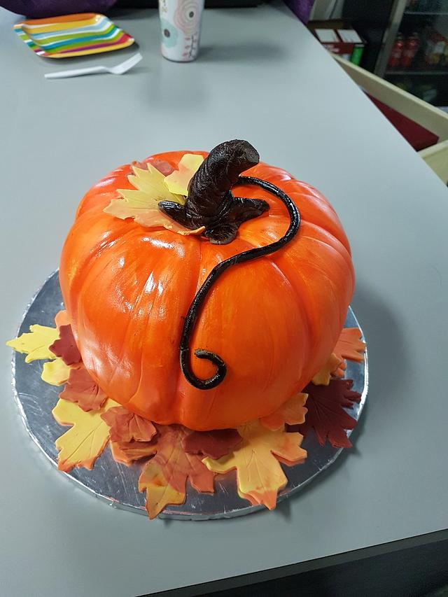 Pumpkin cake - Decorated Cake by ImagineCakes - CakesDecor