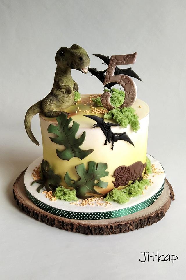 Dinosaur cake - Decorated Cake by Jitkap - CakesDecor