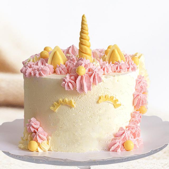 Unicorn cake - Decorated Cake by Tartas_Ljubi - CakesDecor