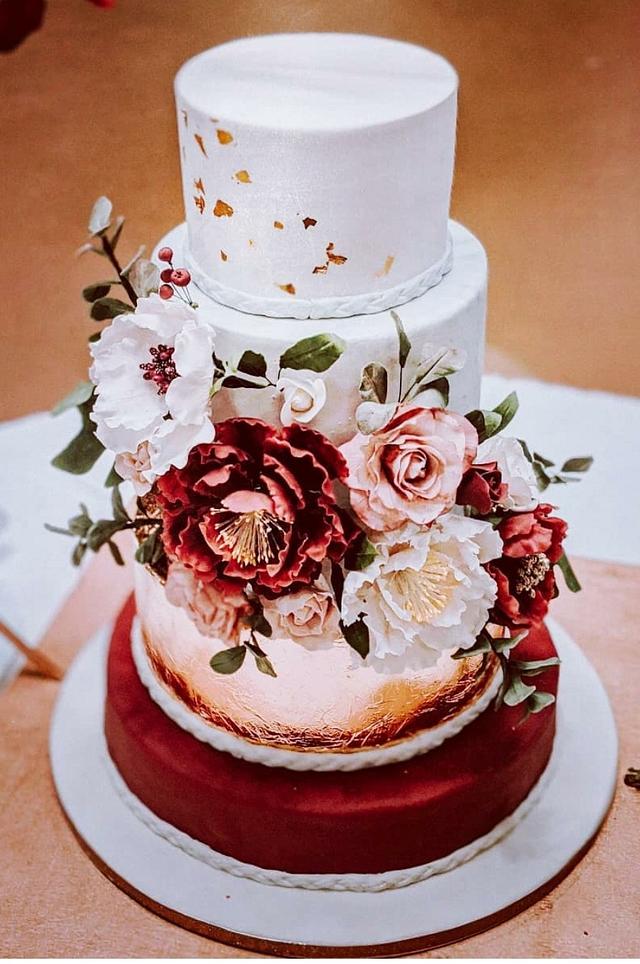 Burgundy and rose gold wedding cake cake by Santis