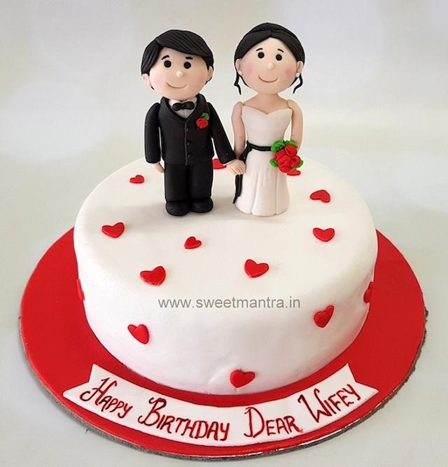 Couple Figures Cake Decorated Cake By Sweet Mantra Cakesdecor 3727