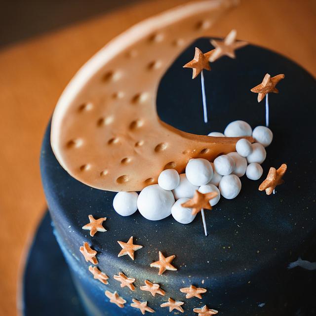 Moon - Decorated Cake by BoryanaKostadinova - CakesDecor