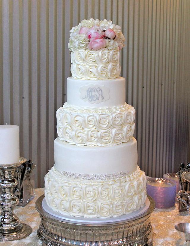Rosette wedding cake - Decorated Cake by Kerrin - CakesDecor