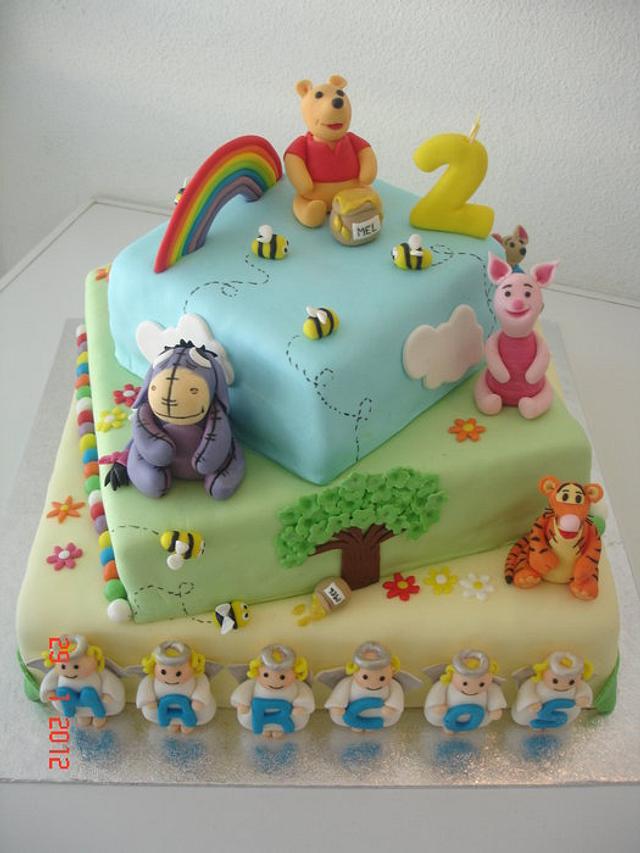 Winnie the pooh cake - Decorated Cake by Vera Santos - CakesDecor