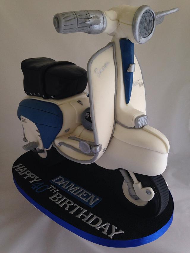 Lambretta scooter cake x Decorated Cake by Melanie Jane CakesDecor
