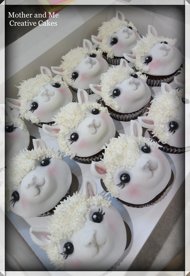 Alpaca Cupcakes Cake By Mother And Me Creative Cakes Cakesdecor