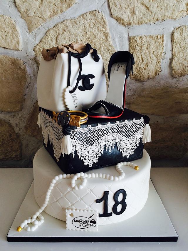 Girly cake in black and white