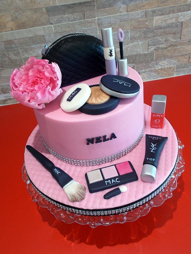 Makeup for Nela - Decorated Cake by Hana Součková - CakesDecor