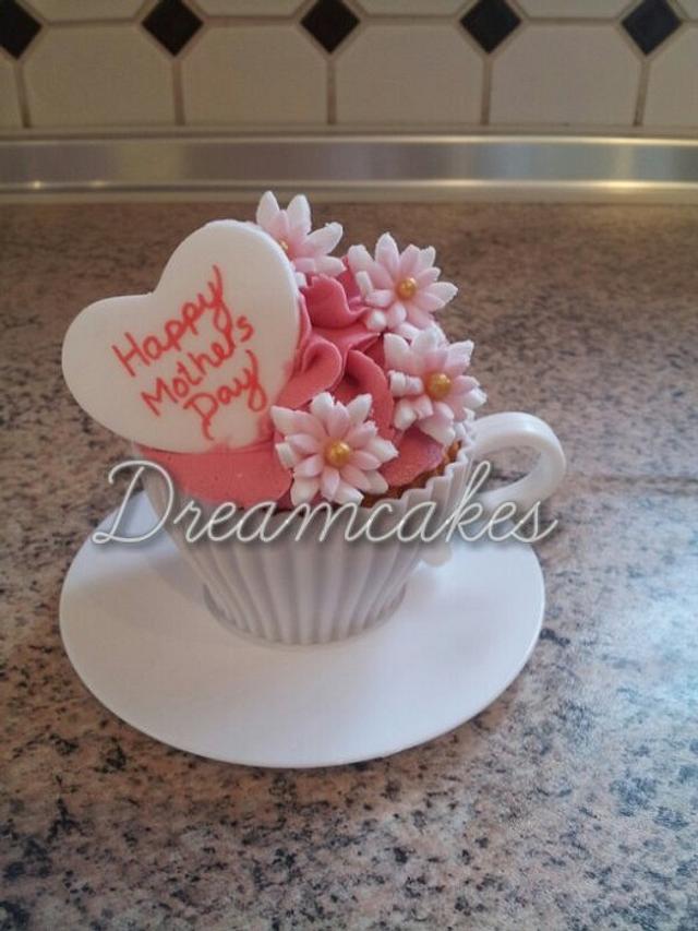 Mothers day cupcake - Cake by Tracey - CakesDecor