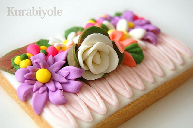 Flower.. - Cake by ESRA HACIOĞLU (Kurabiyole) - CakesDecor
