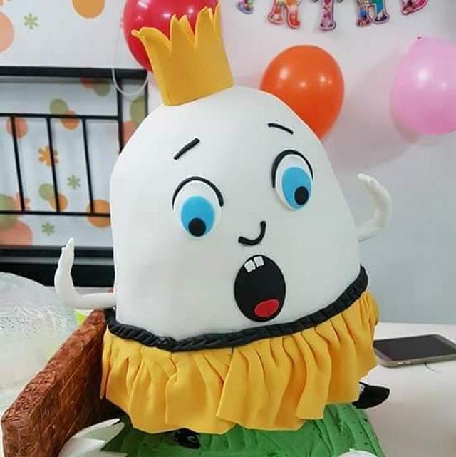 Falling Humpty Dumpty Cake Cake By Amysbakedbouquet Cakesdecor