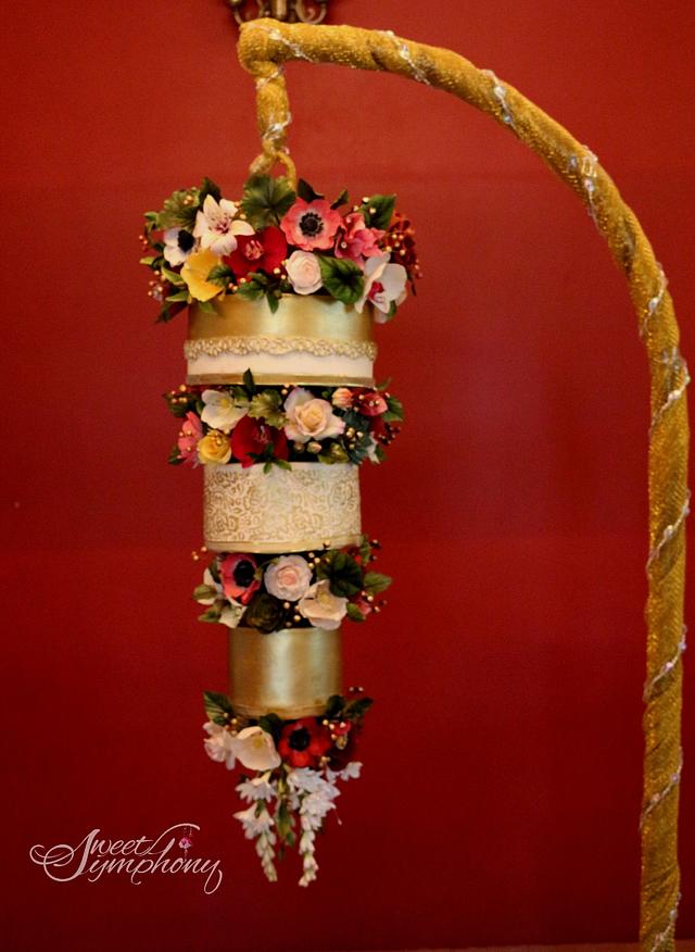 Chandelier cake - Decorated Cake by Sweet Symphony - CakesDecor