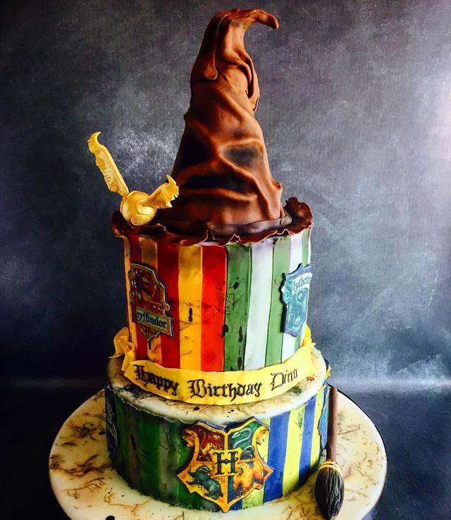 Harry Potter Birthday Cake - Decorated Cake by Una's Cake - CakesDecor