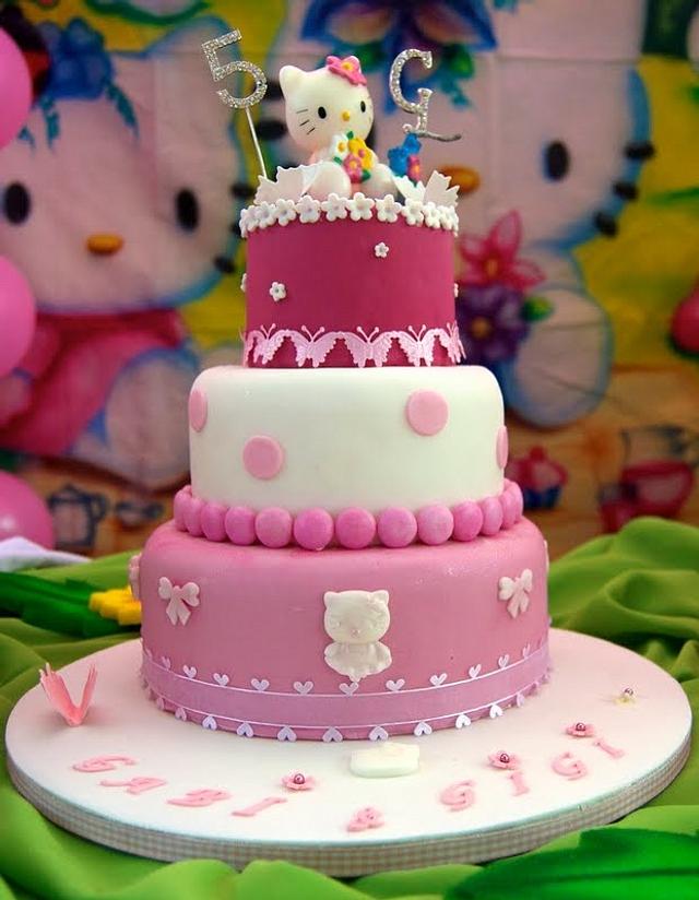 Hello Kitty Cake - Decorated Cake by SilCakesetc - CakesDecor