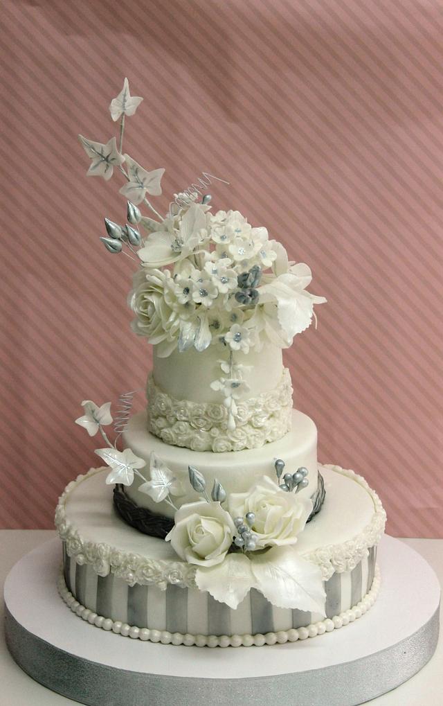 Silver Wedding Cake - Decorated Cake by Viorica Dinu - CakesDecor