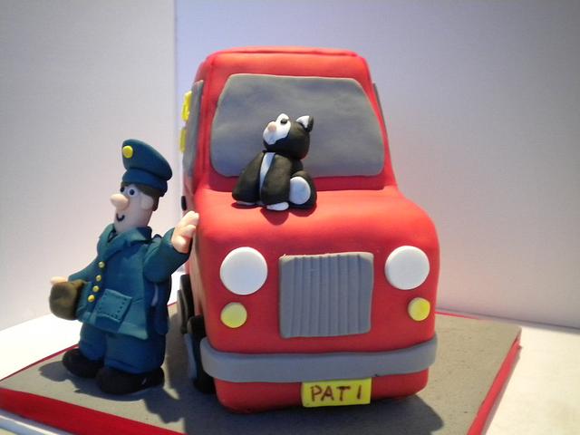 Postman Pat - Decorated Cake by Paula Wright - CakesDecor