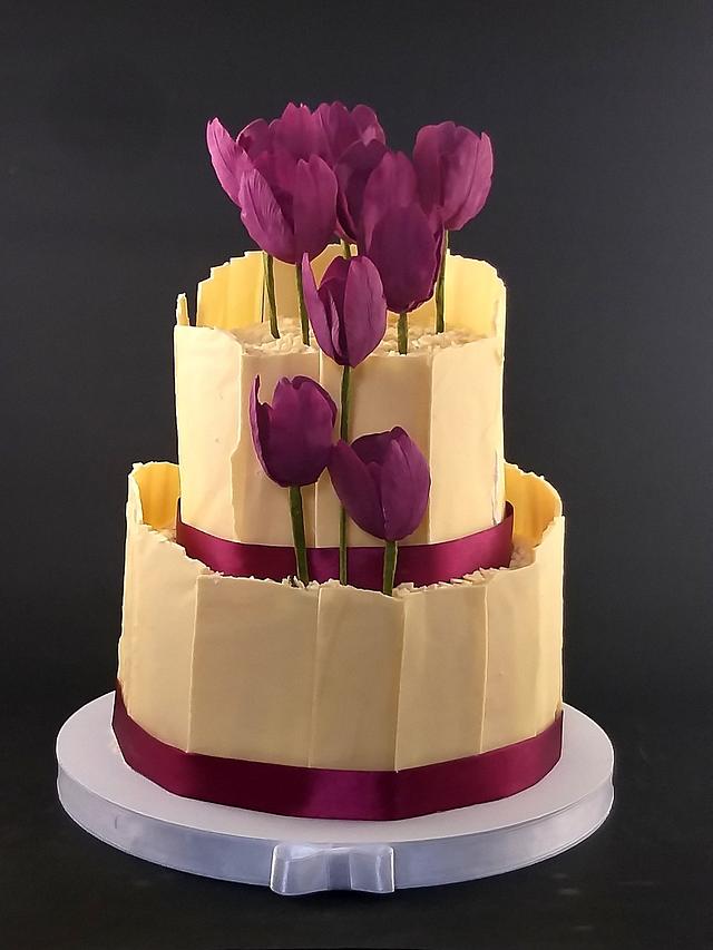 Tulip Flower Cake Decorated Cake By Ivaninislatkisi Cakesdecor