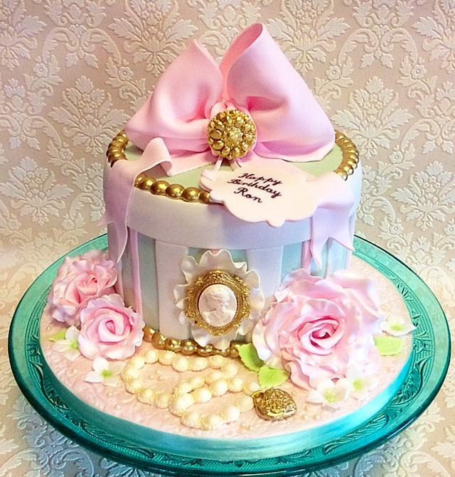 Vintage Style Hat Box Decorated Cake By Cakes By Cakesdecor