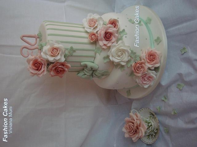 Roses Cake - Decorated Cake by fashioncakesviviana - CakesDecor