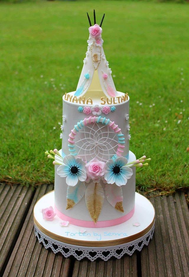 Dream Catcher Cake Decorated Cake by TortenbySemra CakesDecor