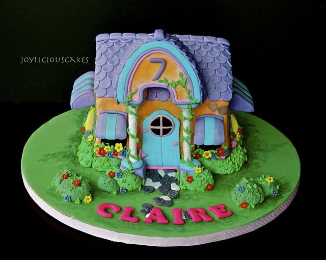 Play House - Cake by Joyliciouscakes - CakesDecor