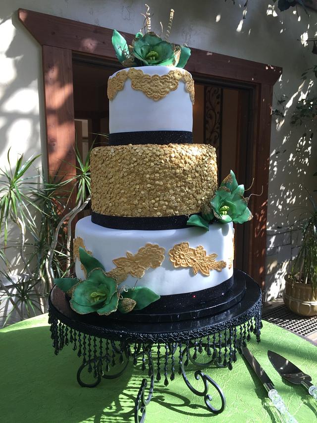 Gold and Green - Decorated Cake by Laurie - CakesDecor