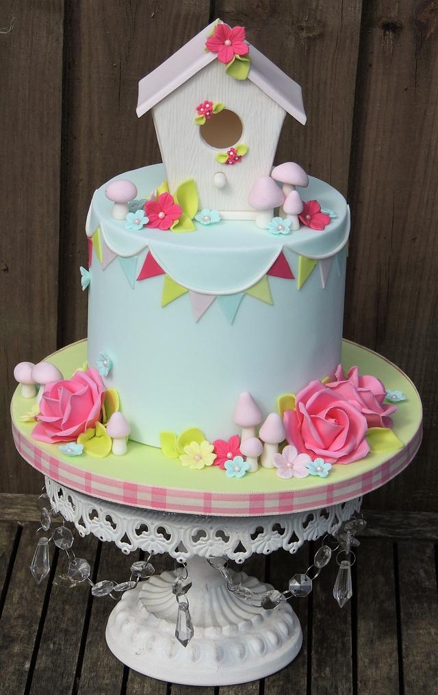 Birdhouse & Roses - Cake by Shereen - CakesDecor