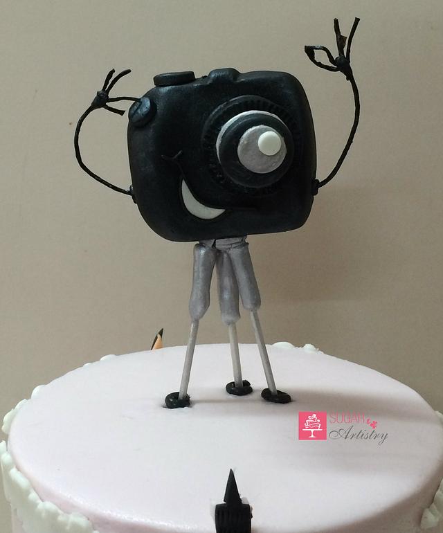 Smile Please - Animated camera birthday cake - Decorated - CakesDecor