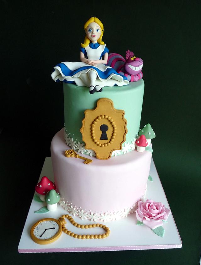 Alice in Wonderland cake - Decorated Cake by Clara - CakesDecor