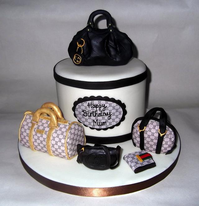 Designer handbag cake - Decorated Cake by essexflourpower - CakesDecor