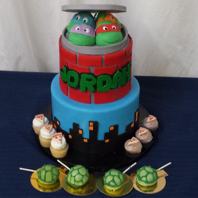 Ninja Turtles Cake - Decorated Cake by Amanda Morro - CakesDecor