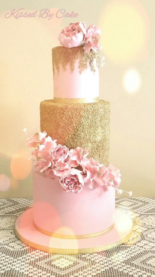 Dripping Glitter - Cake by Shell Thompson - CakesDecor