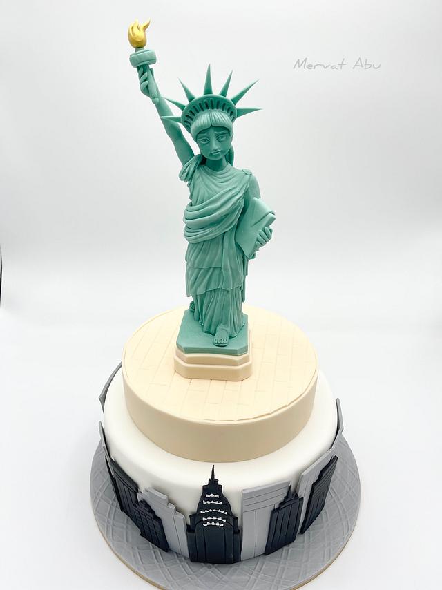 Statue of Liberty cake - Decorated Cake by Mervat Abu - CakesDecor