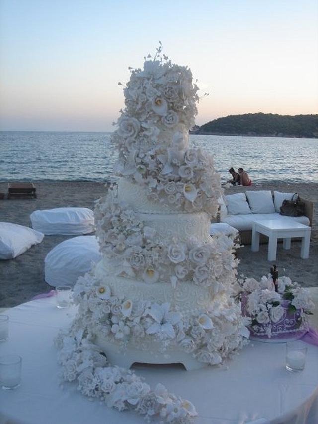Greek Goddesses of Love | Gold & White Cake: Fine Cakes by Zehra | Greek  wedding, Wedding cakes, Wedding cake designs