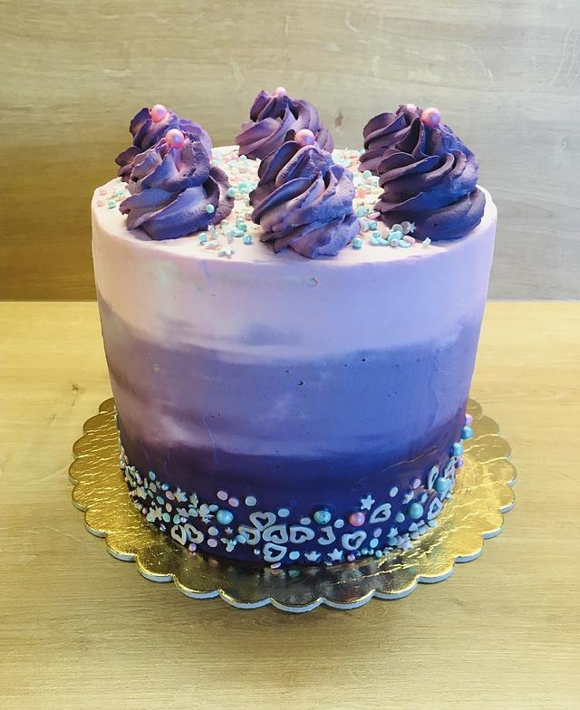 Purple ombre cake - Decorated Cake by VVDesserts - CakesDecor