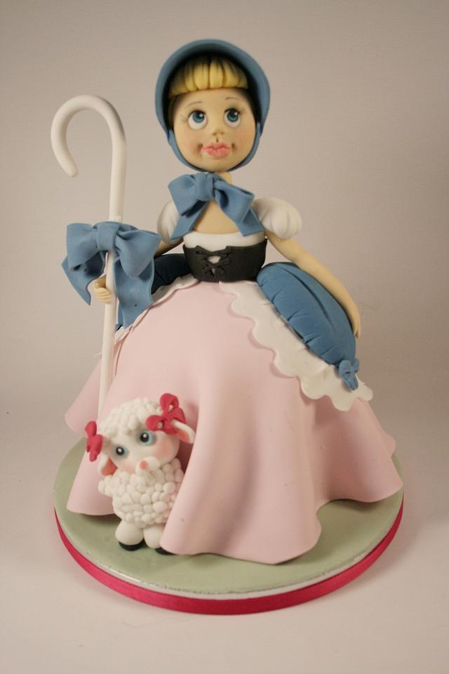 Little Bo Peep Cake and Sheep Cupcakes | Little Bo Peep cake… | Flickr