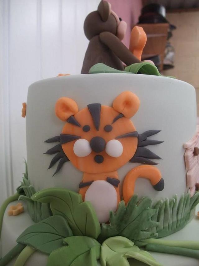 Jungle themed cake - Cake by The Stables Pantry - CakesDecor