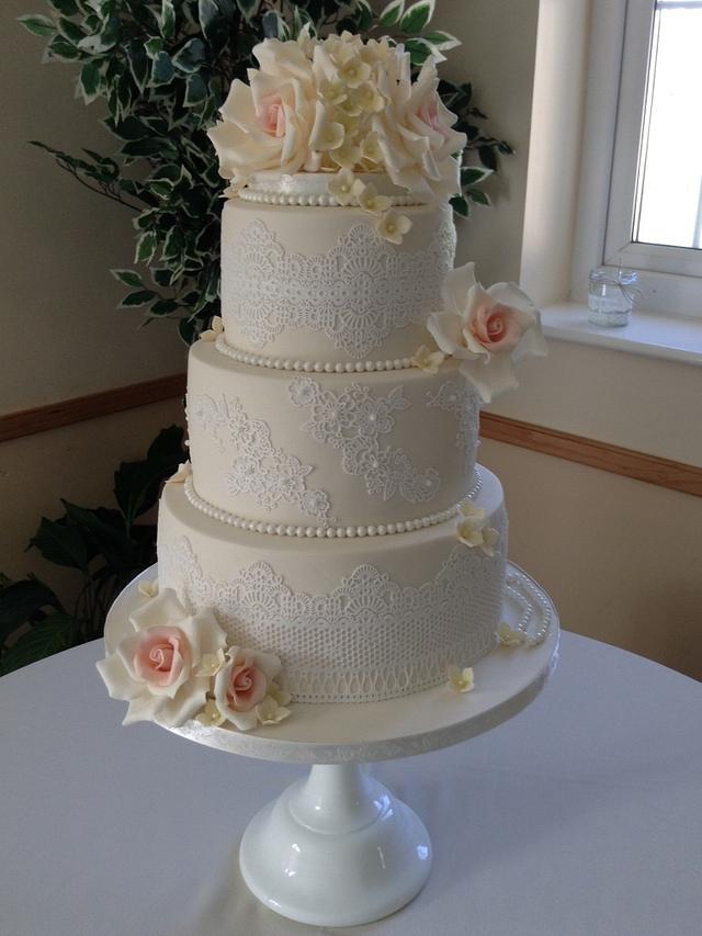 Wedding cake - Cake by Elli Warren - CakesDecor