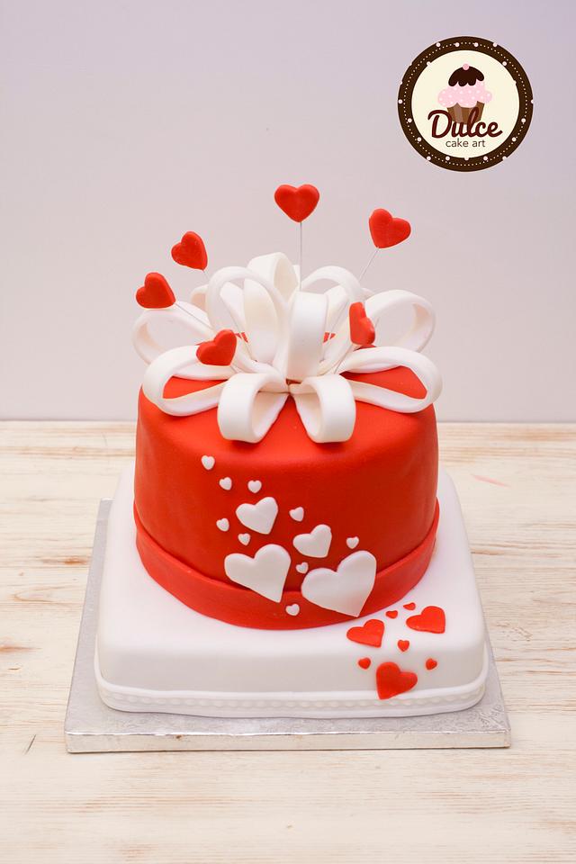 Valentine's Day Cake - Cake by Dulce Cake Art - CakesDecor