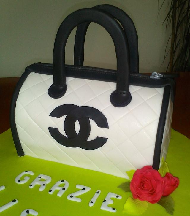 Chanel cake - Decorated Cake by Milena - CakesDecor