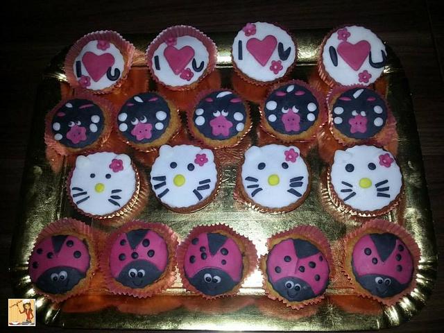 Funny cupcakes - Decorated Cake by Roberta - CakesDecor