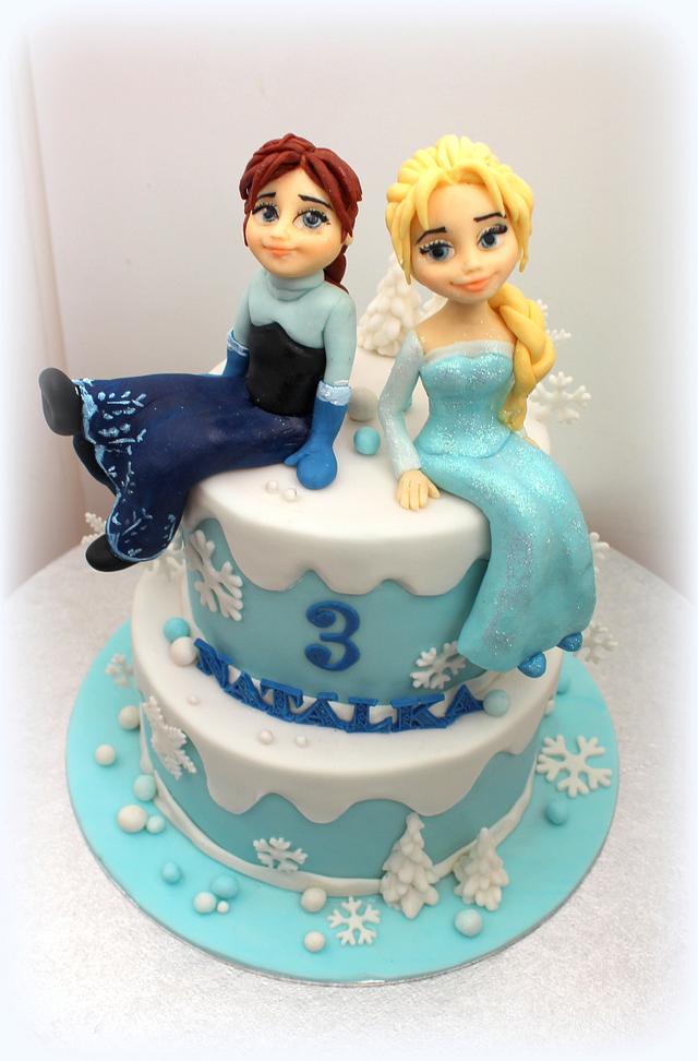 Elsa a Anna - Decorated Cake by Lucie Milbachová - CakesDecor