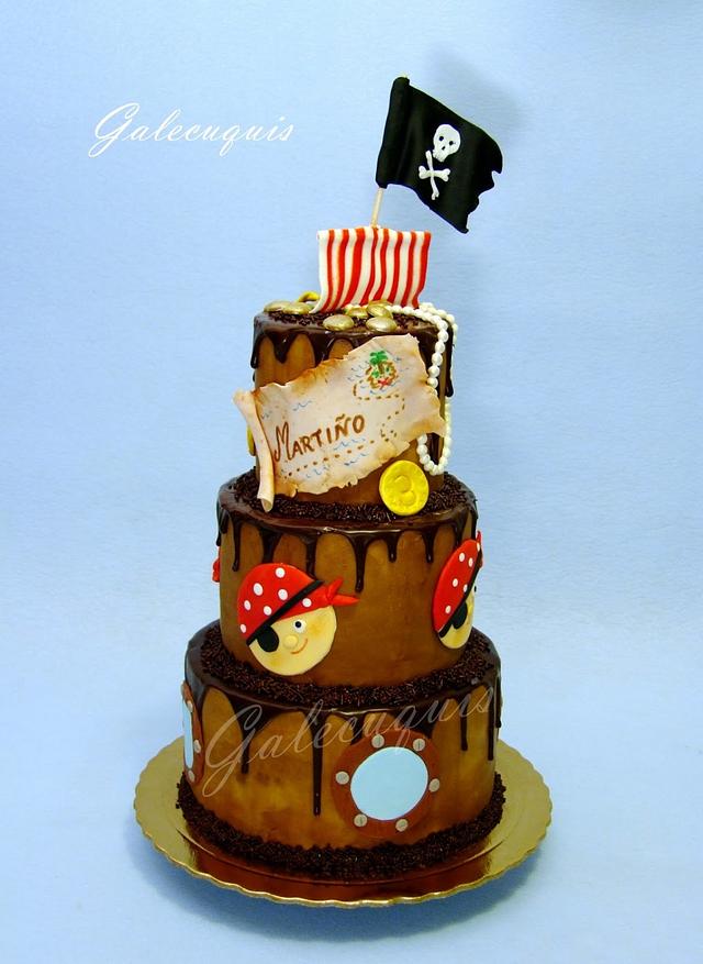 Pirate drip cake - Decorated Cake by Gardenia - CakesDecor