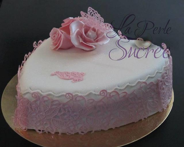 sweet heart - Decorated Cake by La Perle Sucrée - CakesDecor