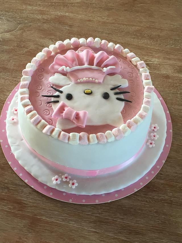 Hello Kitty 💝 - Cake by CupClod Cake Design - CakesDecor