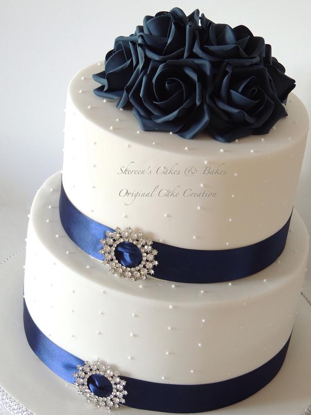 Navy, white and bling - Cake by Shereen - CakesDecor