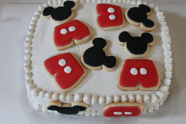 Mickey Mouse cookie cake