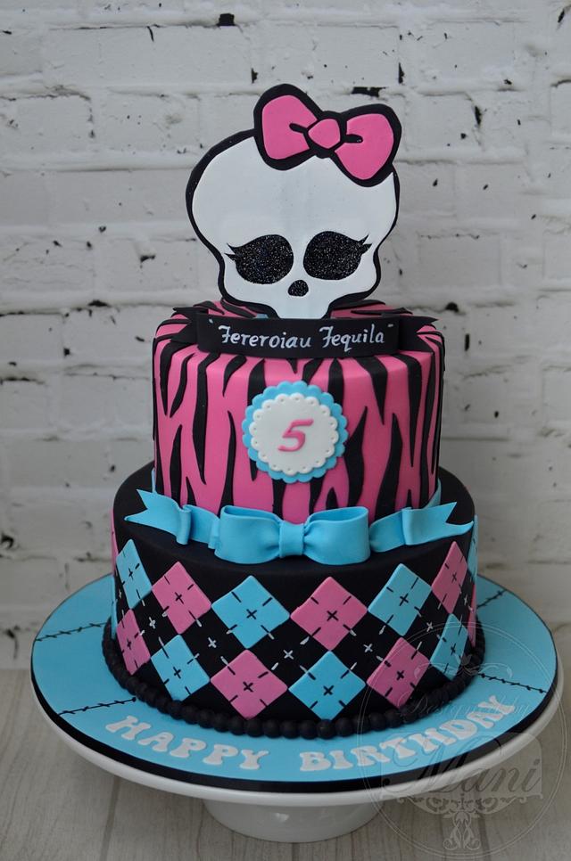 'Monster high' - Decorated Cake by designed by mani - CakesDecor